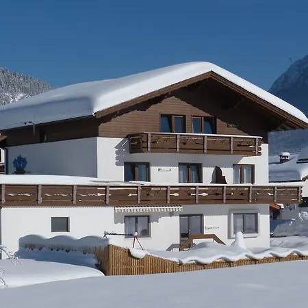 Haus Enzian Apartment Lermoos