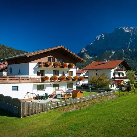 Haus Enzian Lermoos