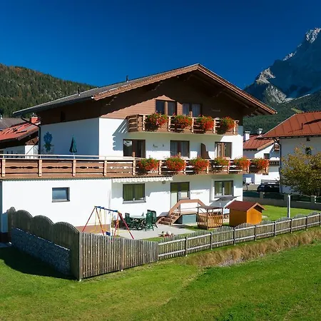 Haus Enzian Apartment